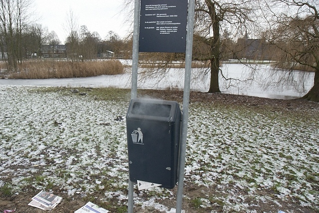 2009/352/20091231d 001 Prullenbak Rijstvogelstraat.jpg